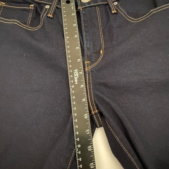 Levi Denim Shorts size 30 - Picture 7 of 9